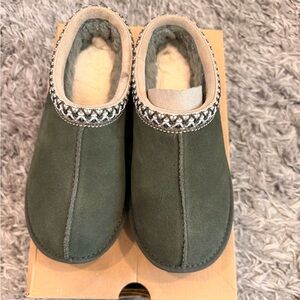 UGG Kids Slippers in Forest Green